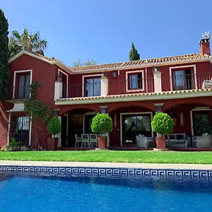 Nabrisa Marbella, 5 Bedroom, Private Pool, Garden, Bbq Villa Marbella