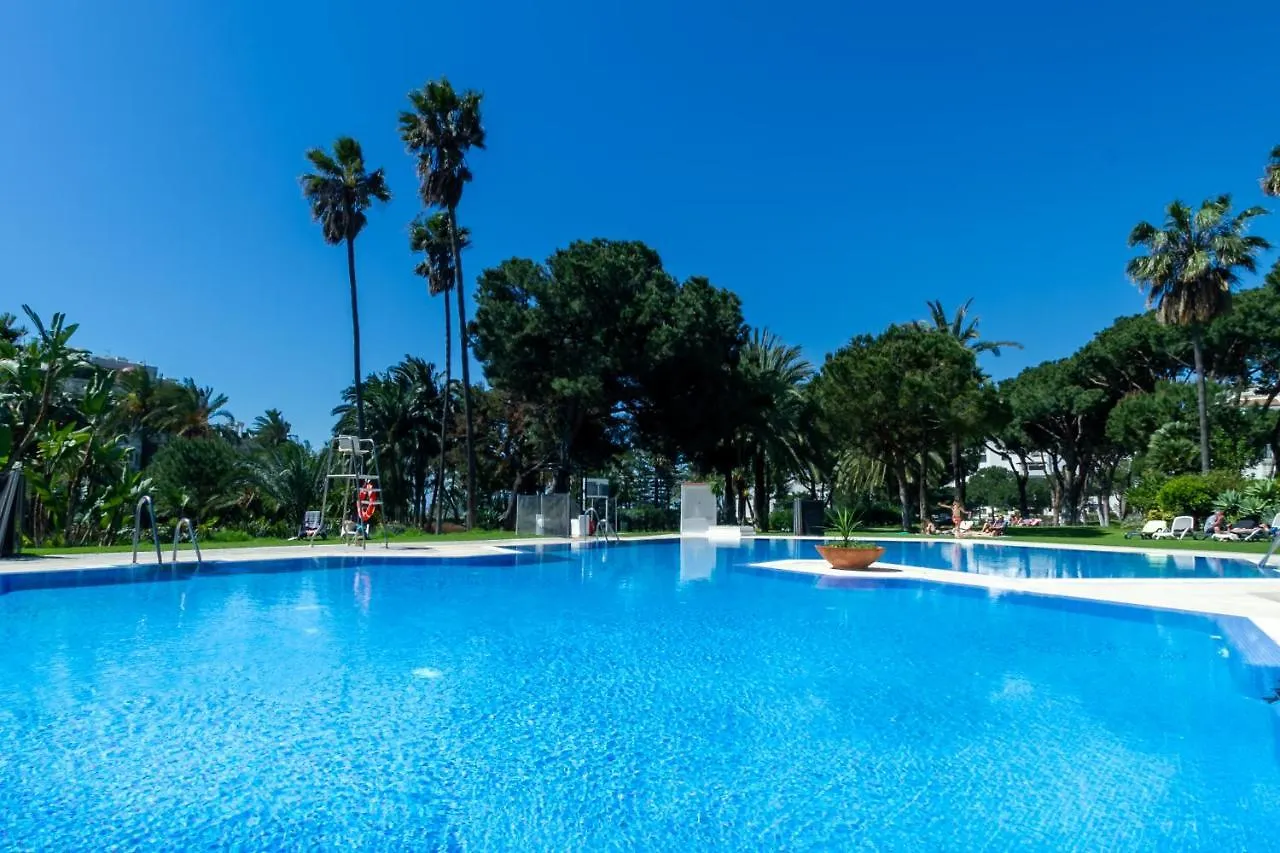 Marbella Banus Suites - Bird Of Paradise Playas Del Duque Banus Suite Apartment 0*,  ספרד
