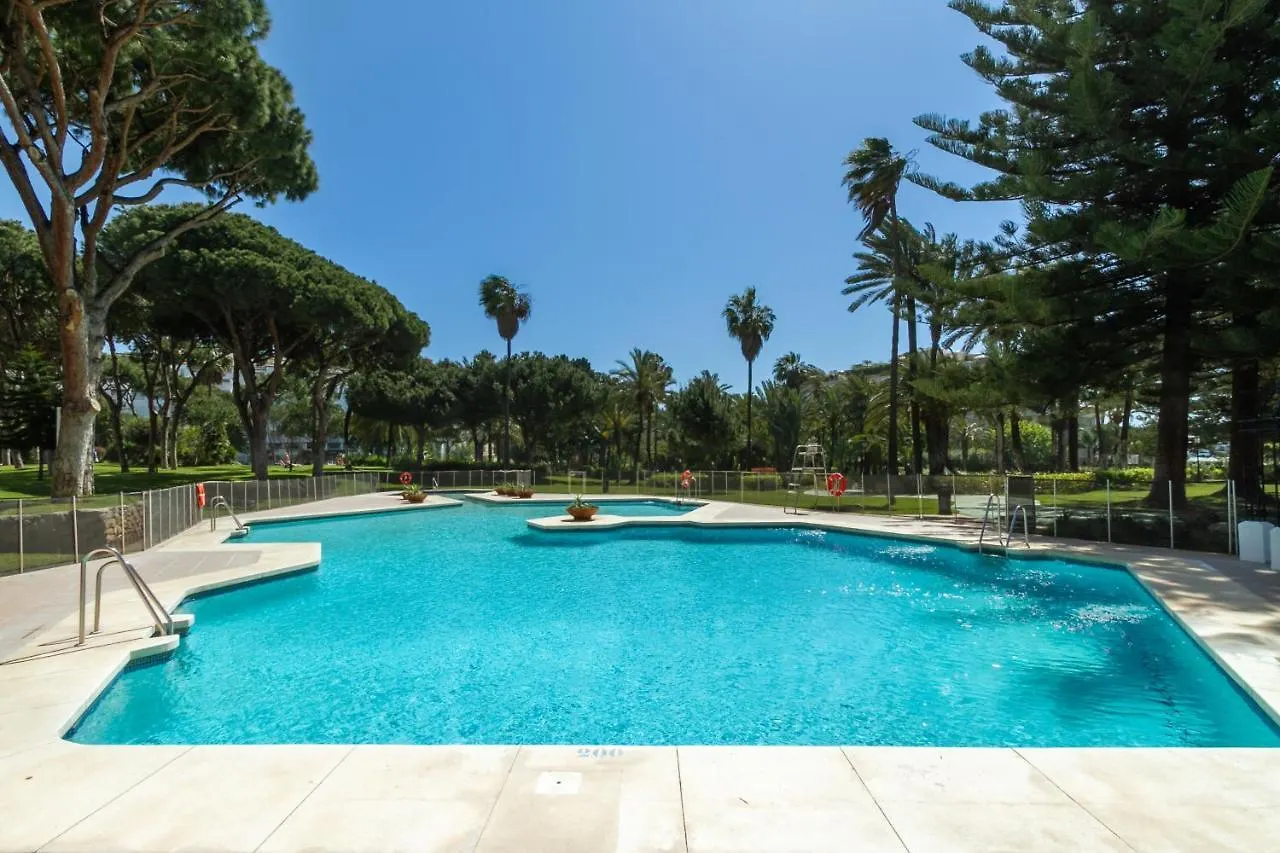 Marbella Banus Suites - Bird Of Paradise Playas Del Duque Banus Suite Apartment ספרד